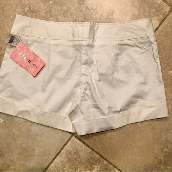 NEW! Sailor Styled Shorts - Size 3 - Picture 2 of 3